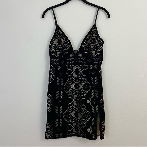 Saylor X Free People Logan Velvet Lace Mini Dress Slit V Neck Spaghetti Strap M - Picture 3 of 9